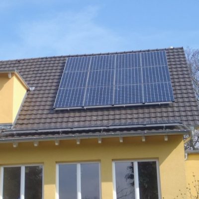 Groteklaes_Bonn_556kWp_SPR327_2013_web-800x570